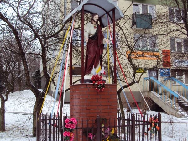 Figura Jezusa przy ul. Koryznowej.
