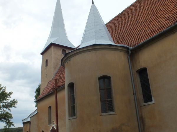 Południowa ściana kościoła p.w Św.Jadwigi