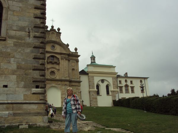 Od wezwania klasztoru powstała nazwa Gór Świętokrzyskich.