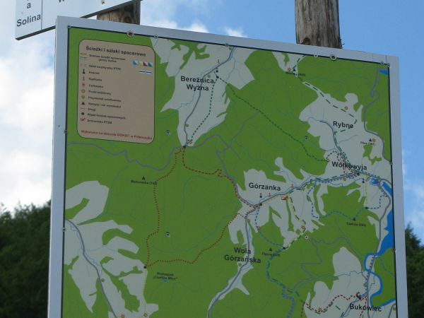 to jest na terenie gminy Solina a tam turystę, przyjezdnego szanuje się, traktuje "poważnie", docenia i pomocą obdarza !