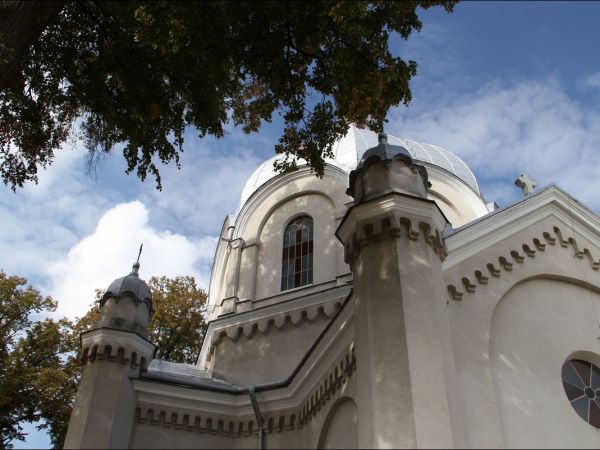 Cerkiew św. Michała Archanioła w Ryszkowej Woli , murowana parafialna cerkiew greckokatolicka . Zbudowana w 1896 r. Po wojnie cerkiew została przejęta przez koś