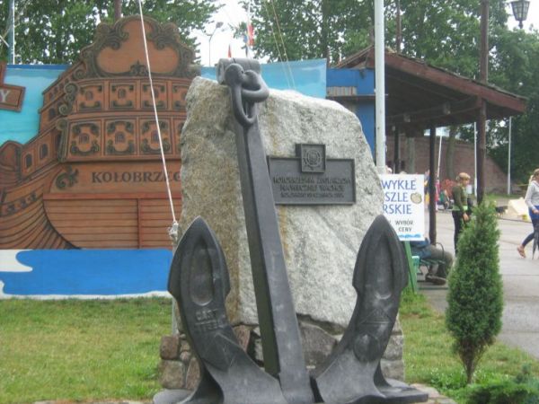 Kołobrzeskim zeglarzom na wiecznej wachcie