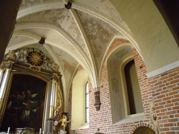 Strop  z odkrytymi freskami