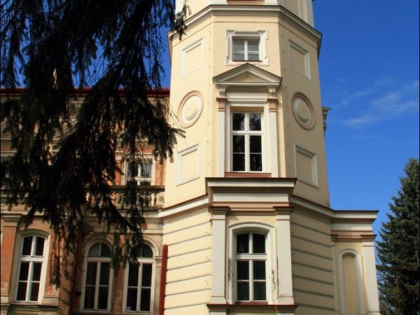 Pałac Lubomirskich w Przemyślu - Bakończycach .  Wybudowany w latach 1885–1887 przez księcia Hieronima Adama Lubomirskiego, według projektu Maksymiliana Nitscha