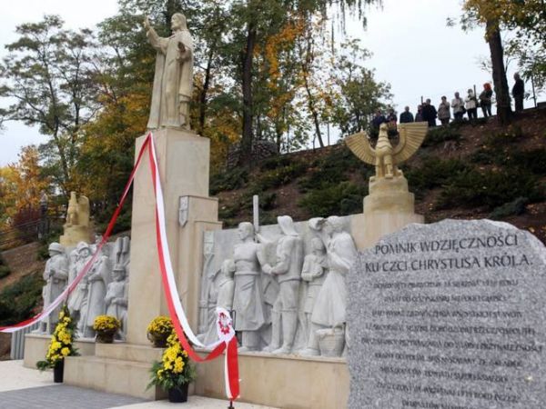 Sępólno Krajeńskie - Pomnik ku czci Chrystusa Króla