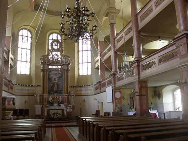 Nawa kościoła Św. Jadwigi Śląskiej