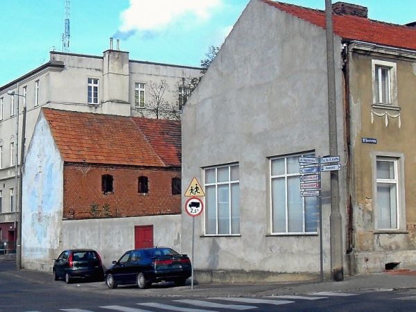 Budynki narożne przy Sępoleńskiej i Staromiejskiej w Tucholi