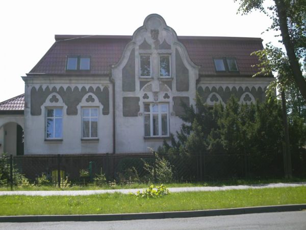 Ten sam budynek ujęcie II.