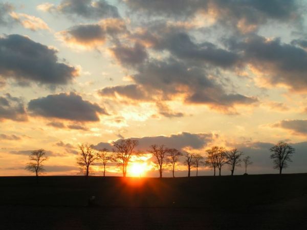 Zachód  słońca  . Trasa Powidz - Przybrodzin