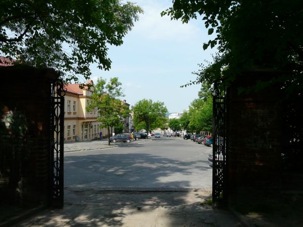 Widok  na ul. Lubelska od strony schodów z Górki