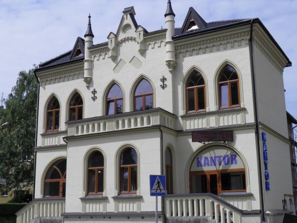 Kamieniczka u zbiegu ulic Bema i Słowackiego