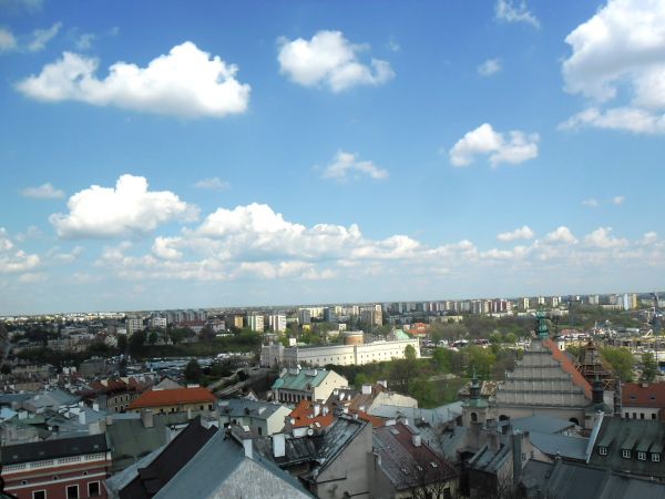 Widok na Zamek z Wieży Trynitarskiej.