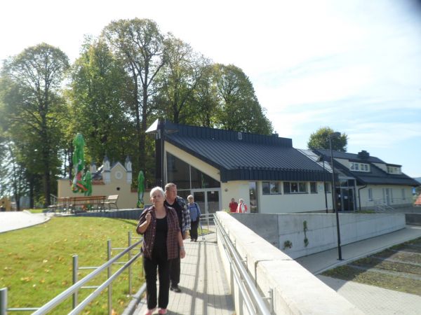 z biura obsługi ruchu turystycznego - tam też sklepik, WC i kawiarnia - kierujemy się na Ogrody Biblijne - obiekty oddane przed świętem i odpustem 15.08.2016r.