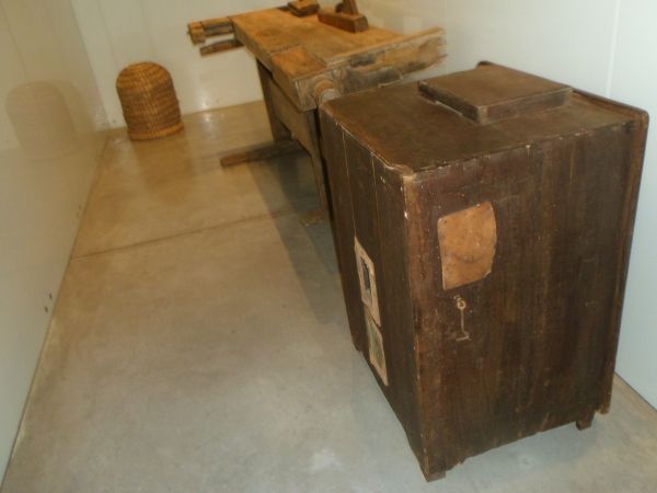 izba warsztatu - komora w domu Rodziny Ulmów - inscenizacja muzealna.