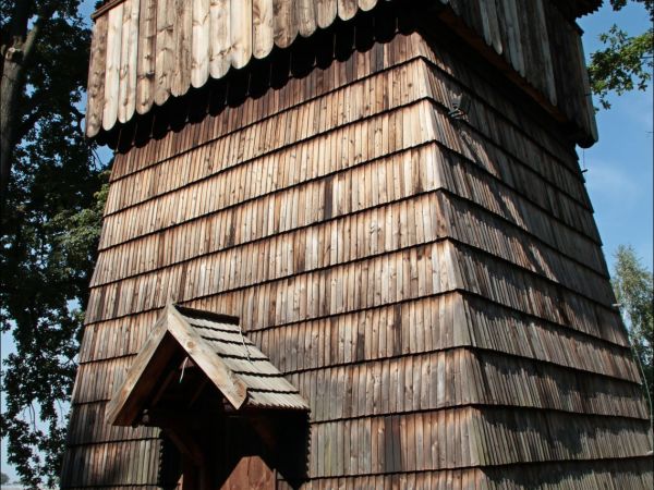 Cerkiew Narodzenia Przenajświętszej Bogurodzicy w Chotyńcu . Zbudowana w 1615 roku.