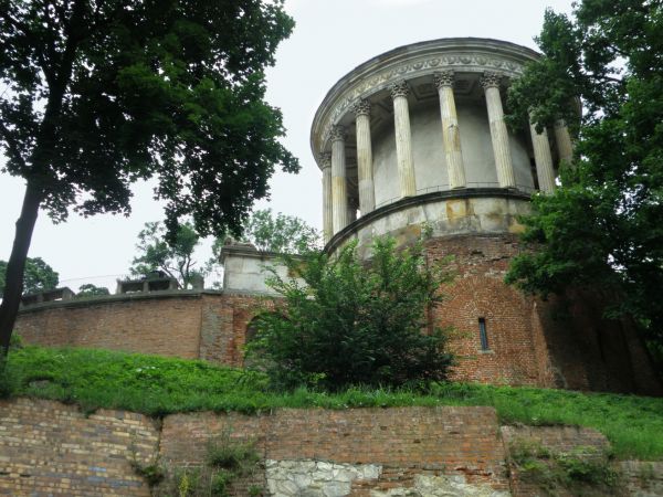 Swiatynia Sybilli widziana spod skarpy