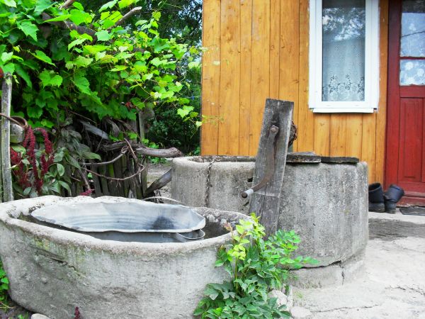 A to jest wodociąg wiejski-tylko bez śmiechu!!!!-woda jest czysta,zdrowa,pachnąca i pyszna