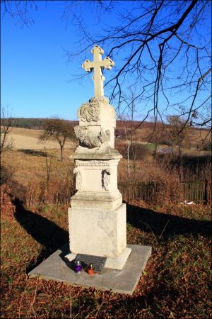 Cerkiew greckokatolicka pw. Pokrow Przeświętej Bogarodzicy w Roztoce gm. Bircza. Zbudowana w 1936 r. Po wojnie cerkiew zmieniono w kościół rzymskokatolicki pw.