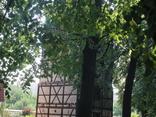 dzwonnica wolnostojąca - przy Kościele Pokoju, kompleks wpisany na Listę UNESCO.