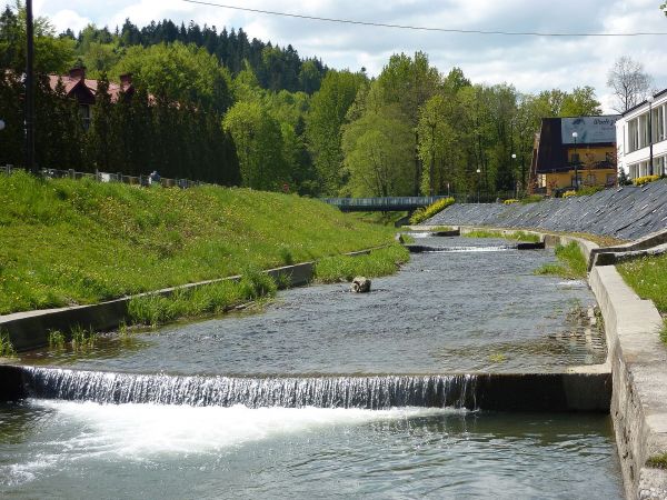 Żylica przy placu św. Jakuba - można plażować i wymoczyć zmęczone wędrówką nogi.