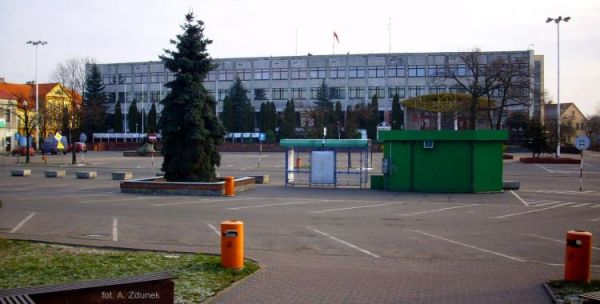 Plac Wojewódzki - budynek Urzędu Miasta