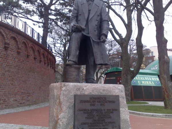 Stanisław Mieszkowski (ur. 17 czerwca 1903, zm. 16 grudnia 1952) – polski komandor i dowódca Floty.