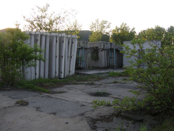 Zdewastowana fabryka domów ul. Północnej   fot.  38