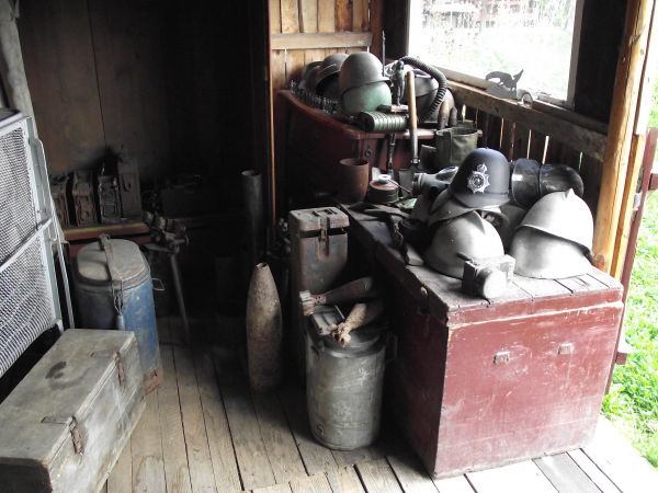 tu w sektorze militarnym : na skansenie u Tomka Kędry - na przysiółku Podlas.