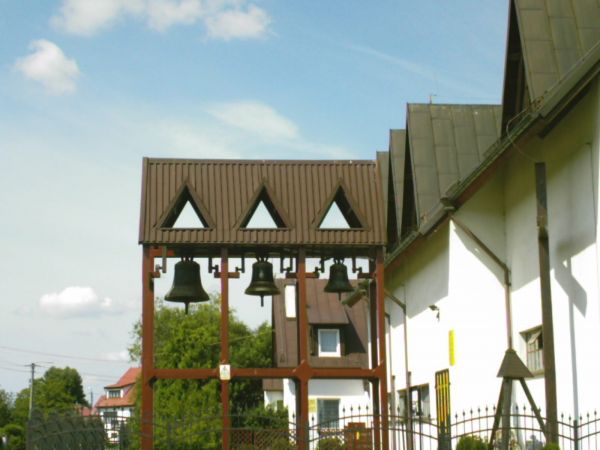 Dzwonnica przy kościele pw. Miłosierdzia Bożego.ul Kasztanowa