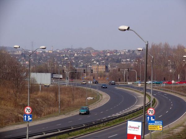 Skrzyżowanie obwodnicy (911) z ul. Bytomską.