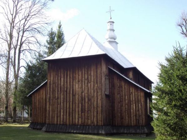 cerkiew, po regulacji granic w 1951r. był tu magazyn a w 1973r. świątynię przejęli wierni obrządku rzymsko-katolickiego. Zdjęcie przedstawia widok od prezbiteri
