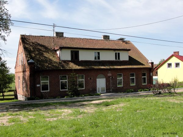 Budynek starej szkoły (1862r.).