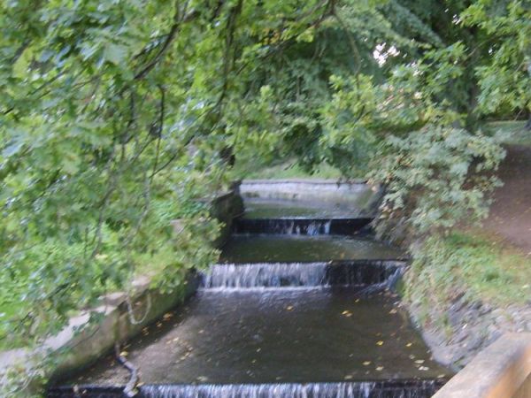 Wodospad w parku w Połczynie Zdroju