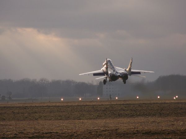 Lądowanie miga29 na lot. Malbork
