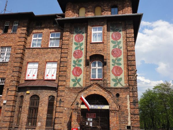 NIKISZOWIEC-budynek Poczty Polskiej