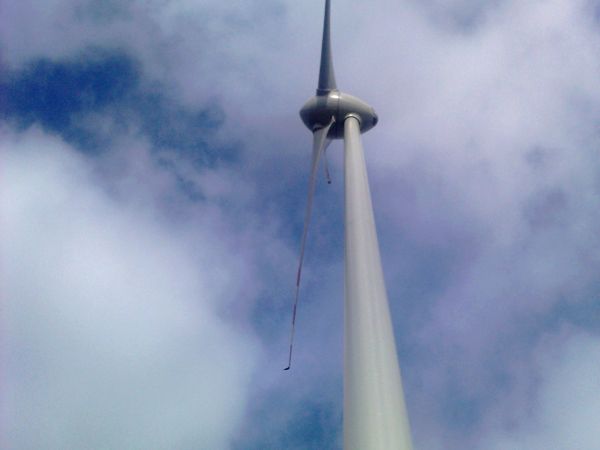 Turbina wiatrowa – urządzenie zamieniające energię kinetyczną wiatru na pracę mechaniczną w postaci ruchu obrotowego wirnika.