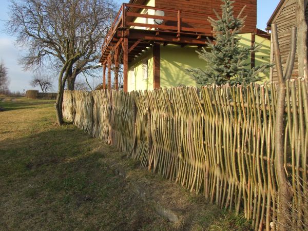 Piękne widoki jesienne nad jeziorem Głęboczek