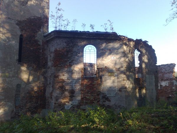 Pow. wałbrzyski gm. Mieroszów_kościół ewangelicki z 1742 r. w stanie ruiny