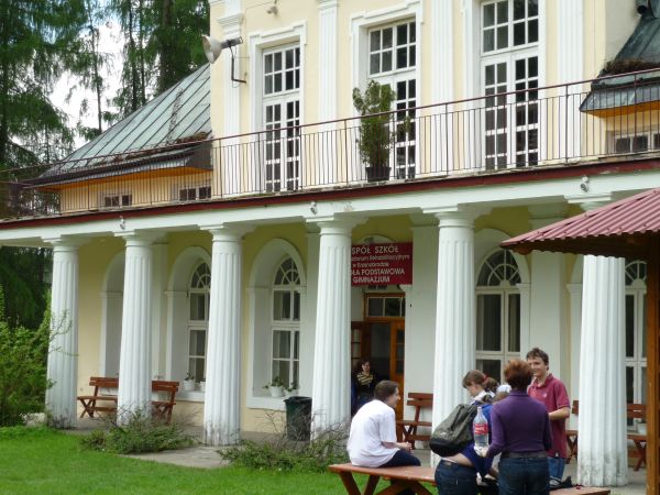 Pałac Leszczyńskich w Krasnobrodzie. Murowany kolumnowy pałac wzniesiony w pierwszej połowie XVII wieku, później przebudowywany. Pałac uległ zniszczeniu w 1914