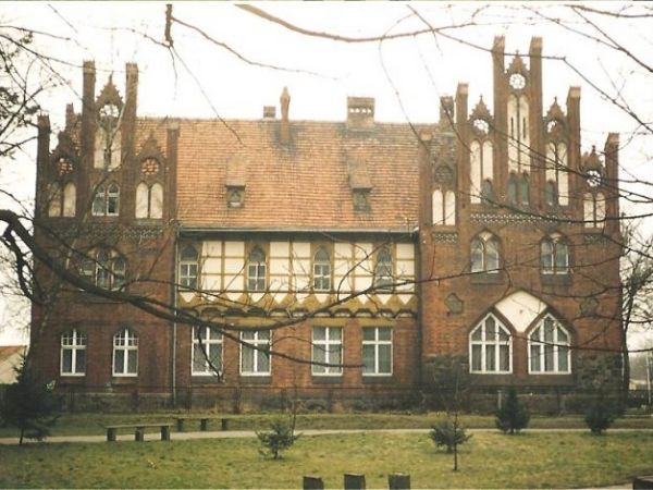 Grodzisk Wielkopolski-Starostwo Powiatowe od ul.3 maja.