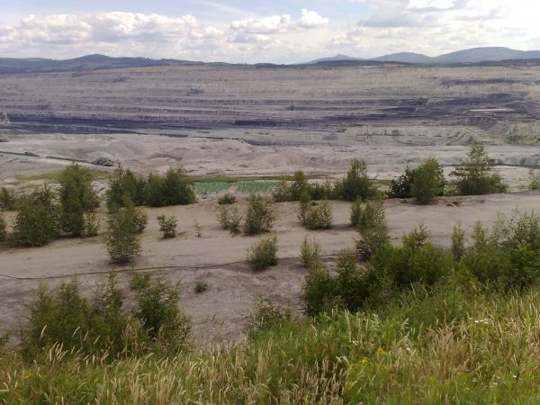 Wyrobisko odkrywkowe węgla brunatnego w Bogatyni.
