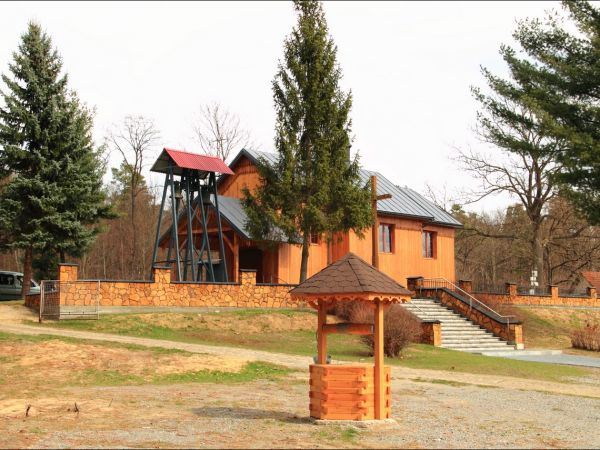 Dawna , parafialna cerkiew greckokatolicka p.w. Narodzenia NMP w Mołodyczu. Obecnie filialny kościół rzymskokatolicki .