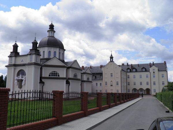 Dom Generalny Zgromadzenia Sióstr Służebniczek NMP w Nowej Wsi.