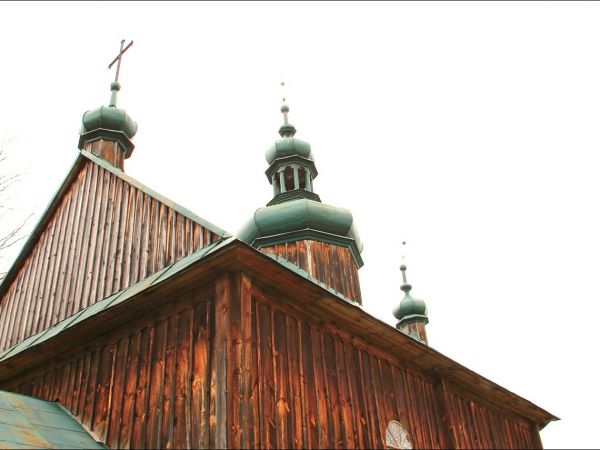 Drewniana filialna cerkiew greckokatolicka p.w. św. Michała Archanioła w Krasicach . Cerkiew wzniesiona w roku 1899. W latach 50. XX wieku została opuszczona .