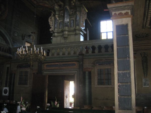 Organy nad wejściem głównym