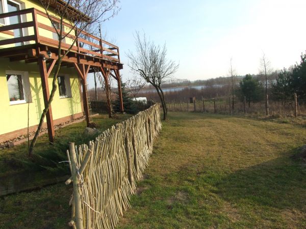 Piękne widoki jesienne nad jeziorem Głęboczek