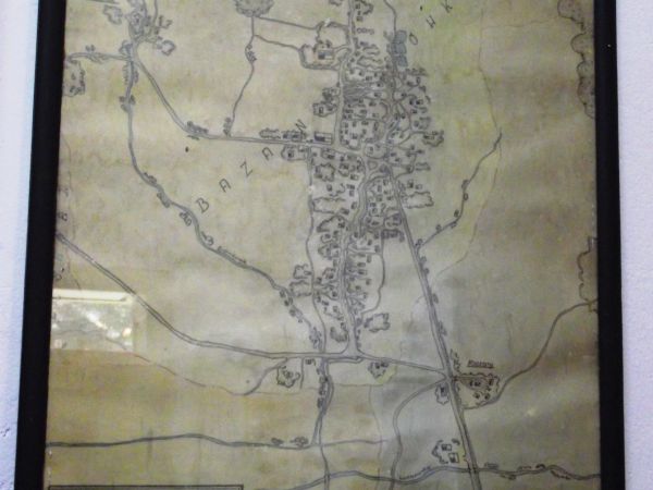 w holu szkolnym : "cymes" taki, to dobrze że jest i niechby pozostał.