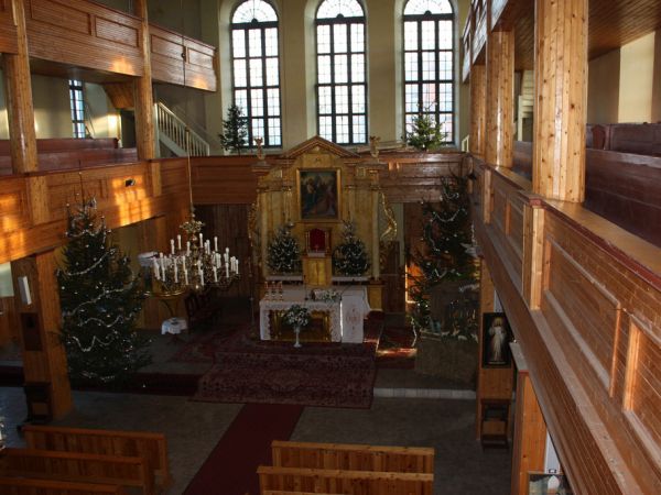 Czyż Kościół w OSŁEJ  wewnątrz nie  wygląda jak KATEDRA?!