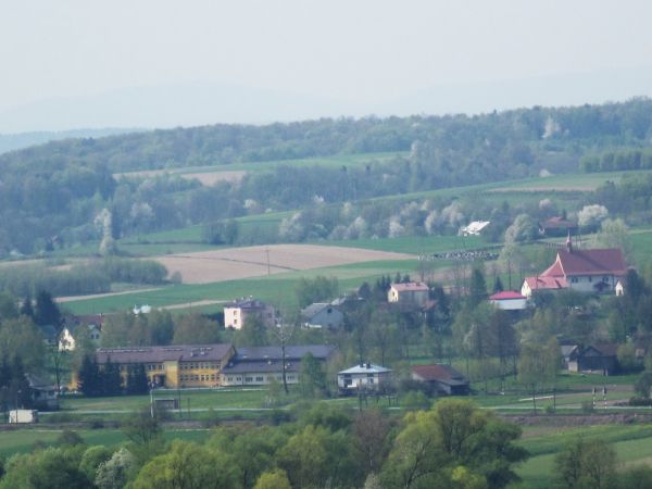 Krajobraz  Przybówki od strony Łęk Strzyżowskich
Wiosna 2010r.