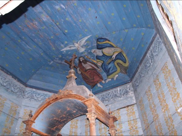 Drewniana filialna cerkiew greckokatolicka p.w. św. Michała Archanioła w Krasicach . Cerkiew wzniesiona w roku 1899. W latach 50. XX wieku została opuszczona .